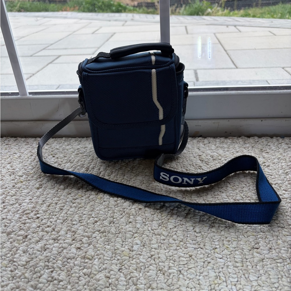 Sony LCS-CSJ Soft Carrying Case, a durable nylon bag. With Sony Strap.